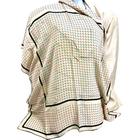 VGT  GUCCI Scarf f 00% Silk Satin 34" Ivery Brown Green Red Logo GG HandRoll(35 - Picture 3 of 11